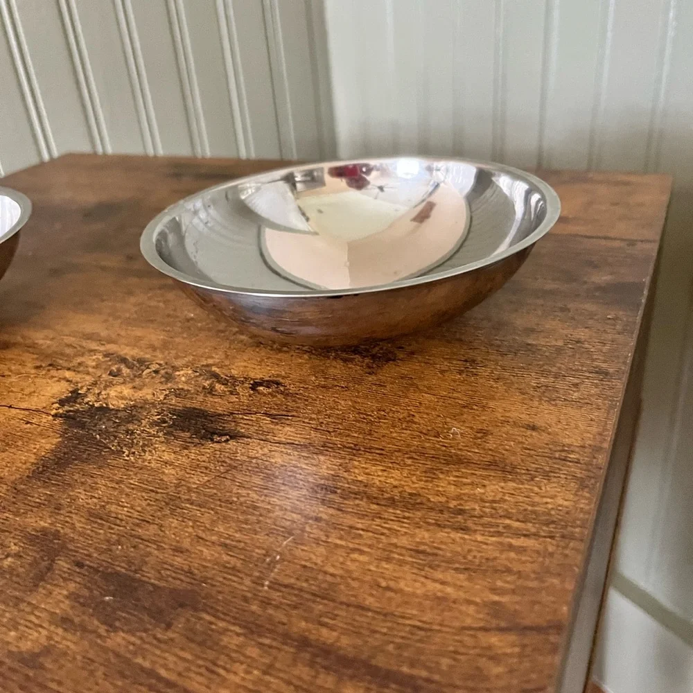Set of 2 Silver Round Cat/Small Dog Bowls